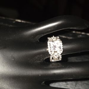 Elegant Silver Women's Ring